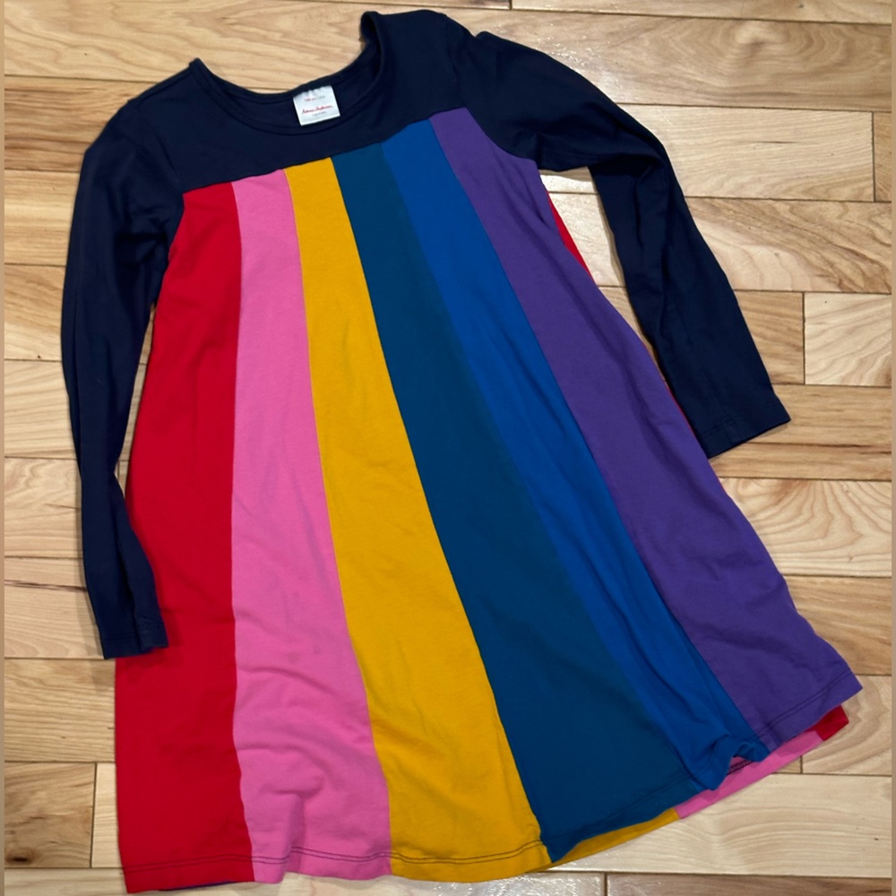 Hanna Anderson rainbow 100% cotton long sleeve dress. Size 8 (130 cm)